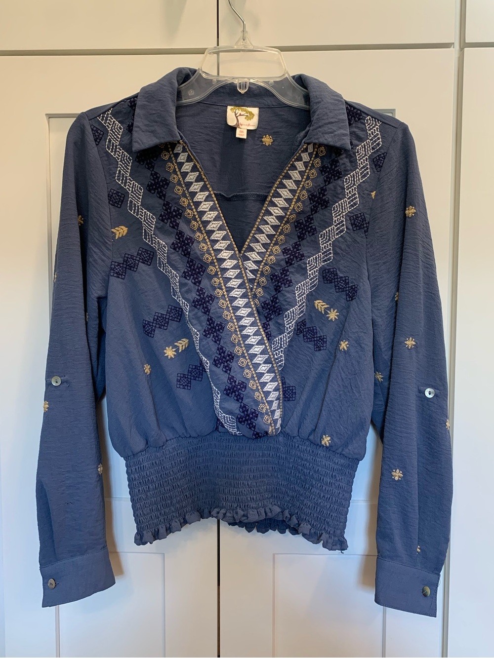 Fig & Flower Embroidered Peasant Blouse Women’s M Blue Long Sleeve Surplice